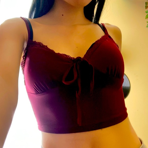 Cute red crop top - Picture 1 of 1